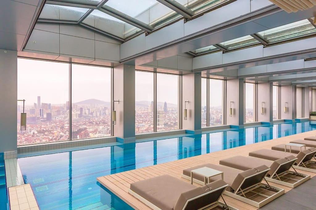Emaar, Dinner At 102M With A View Of The Bosphorus Istanbul Exterior photo